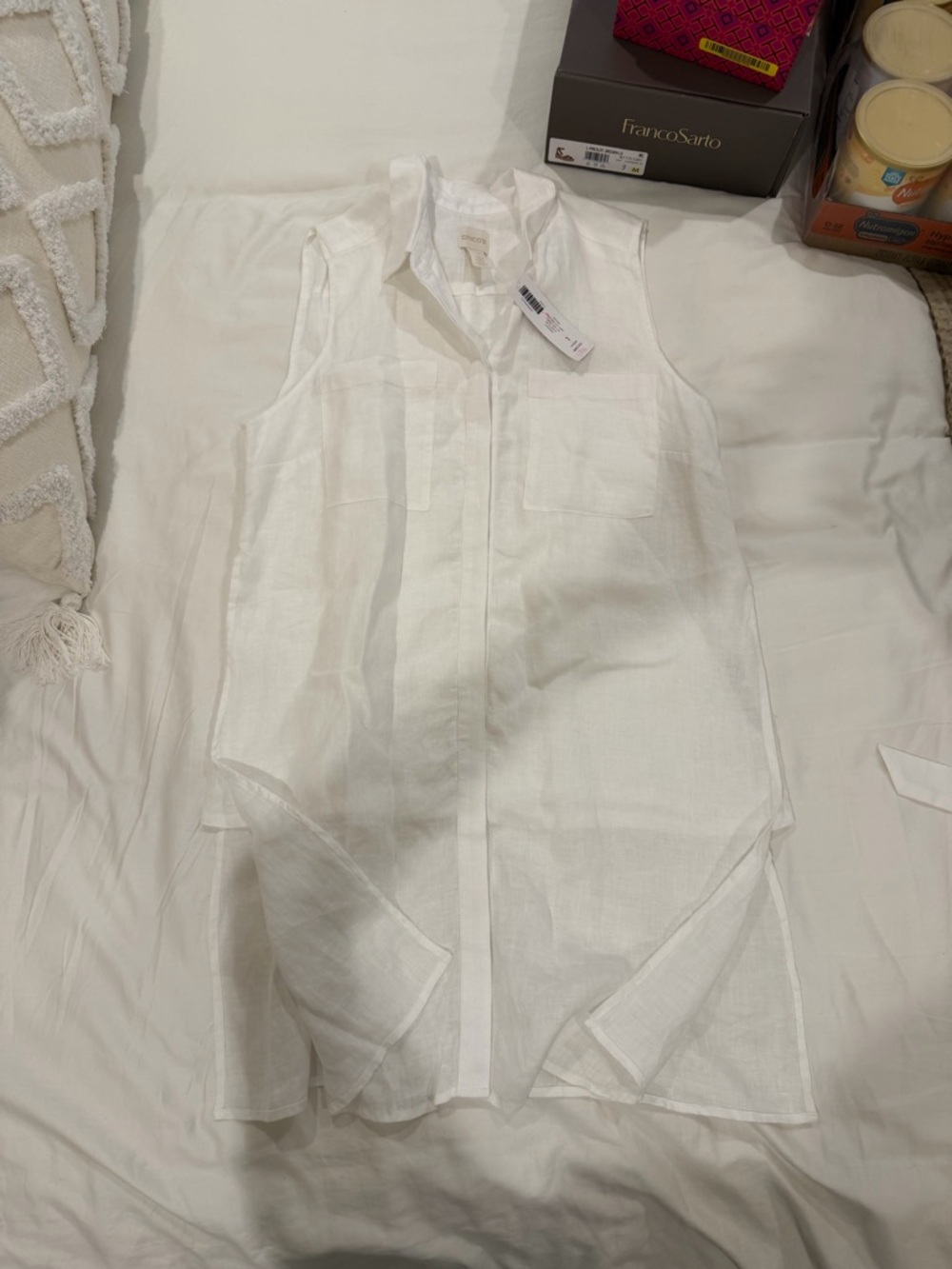 Chico's White Sleeveless Button-Down Linen-Blend Shirt